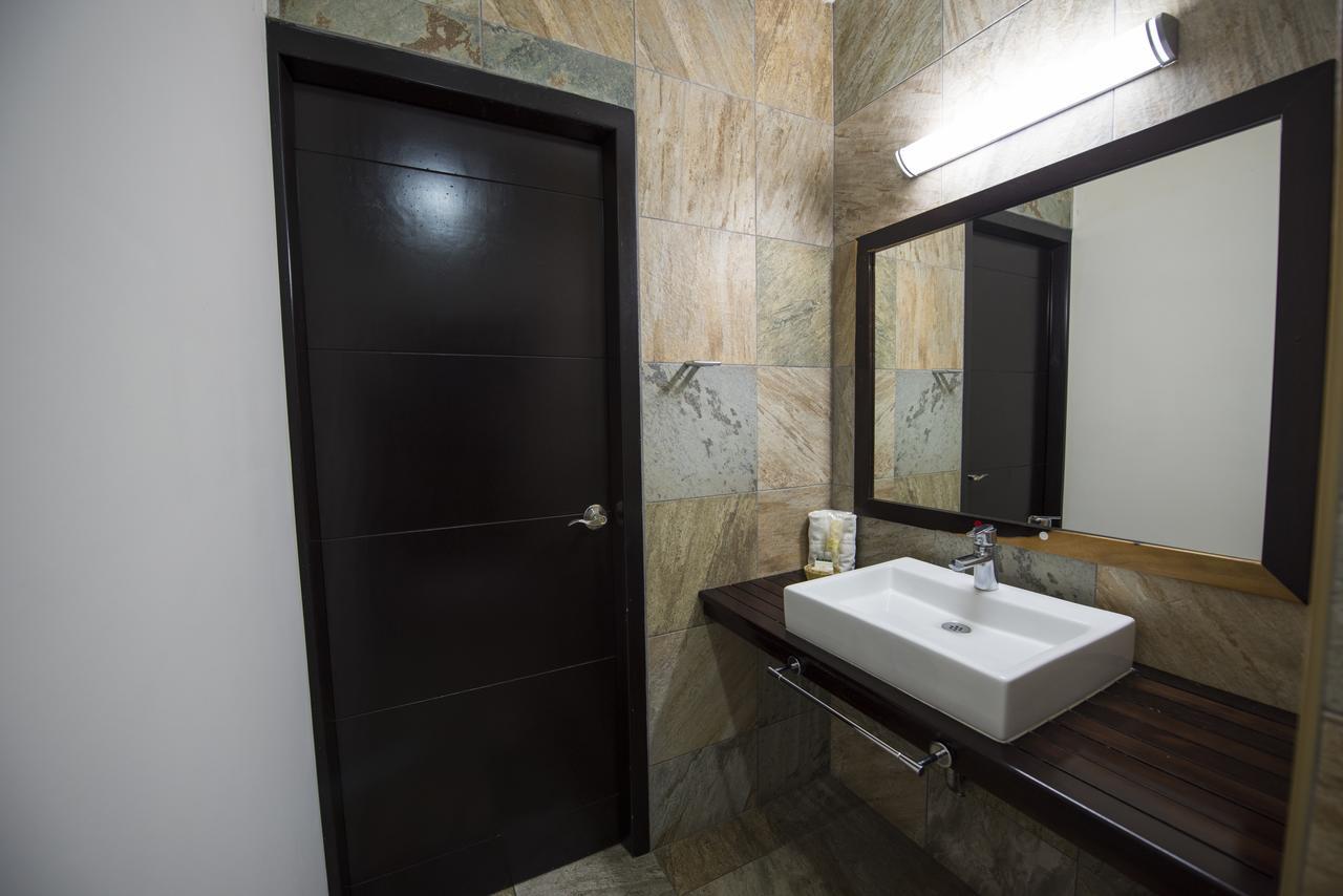 Hotel Andiroba Palace Tuxtla Gutierrez Bagian luar foto
